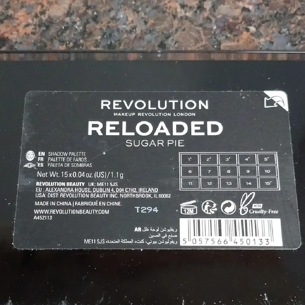 Revolution Eyeshadow Palette - Pastel and Bold Hues And Brow Sculpt Kit.